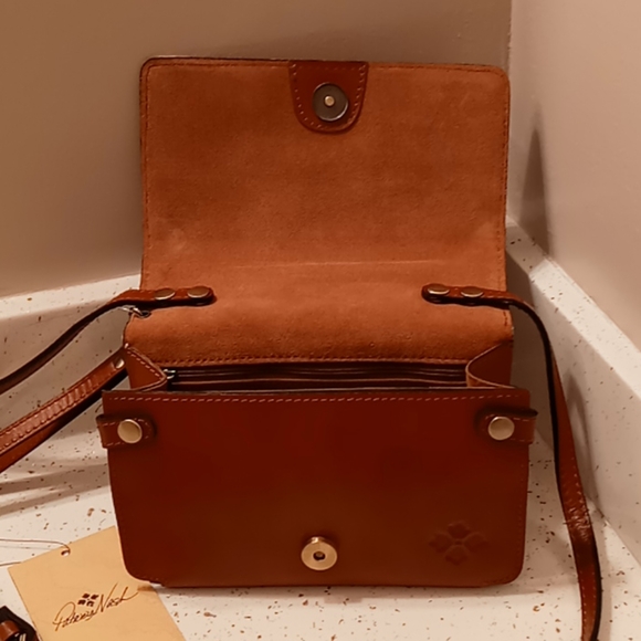 Patricia Nash Rose garden leather crossbody - Picture 11 of 14